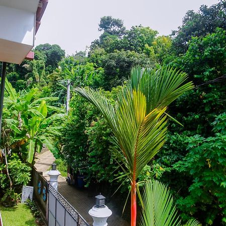 Ranjith Guest Hotel Mirissa Bagian luar foto