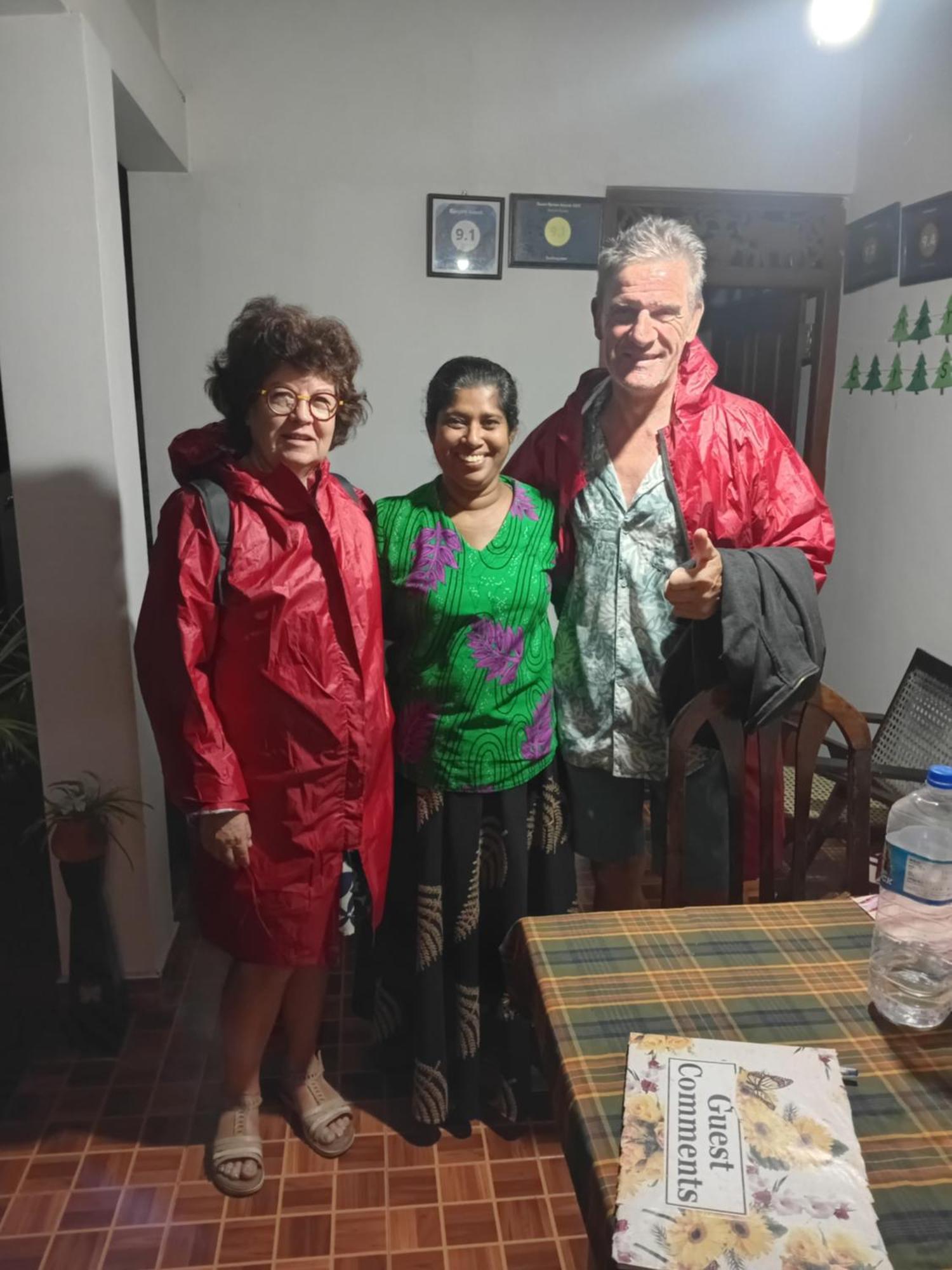 Ranjith Guest Hotel Mirissa Bagian luar foto